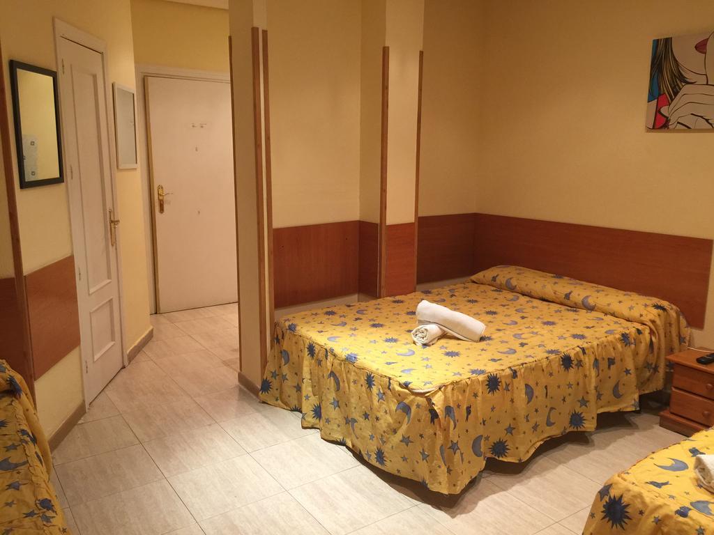 Apartamentos Sleeping In Madrid *