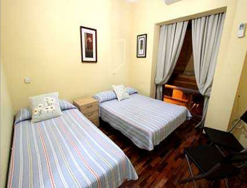 Apartamentos Sleeping In Madrid Apartamento Madrid