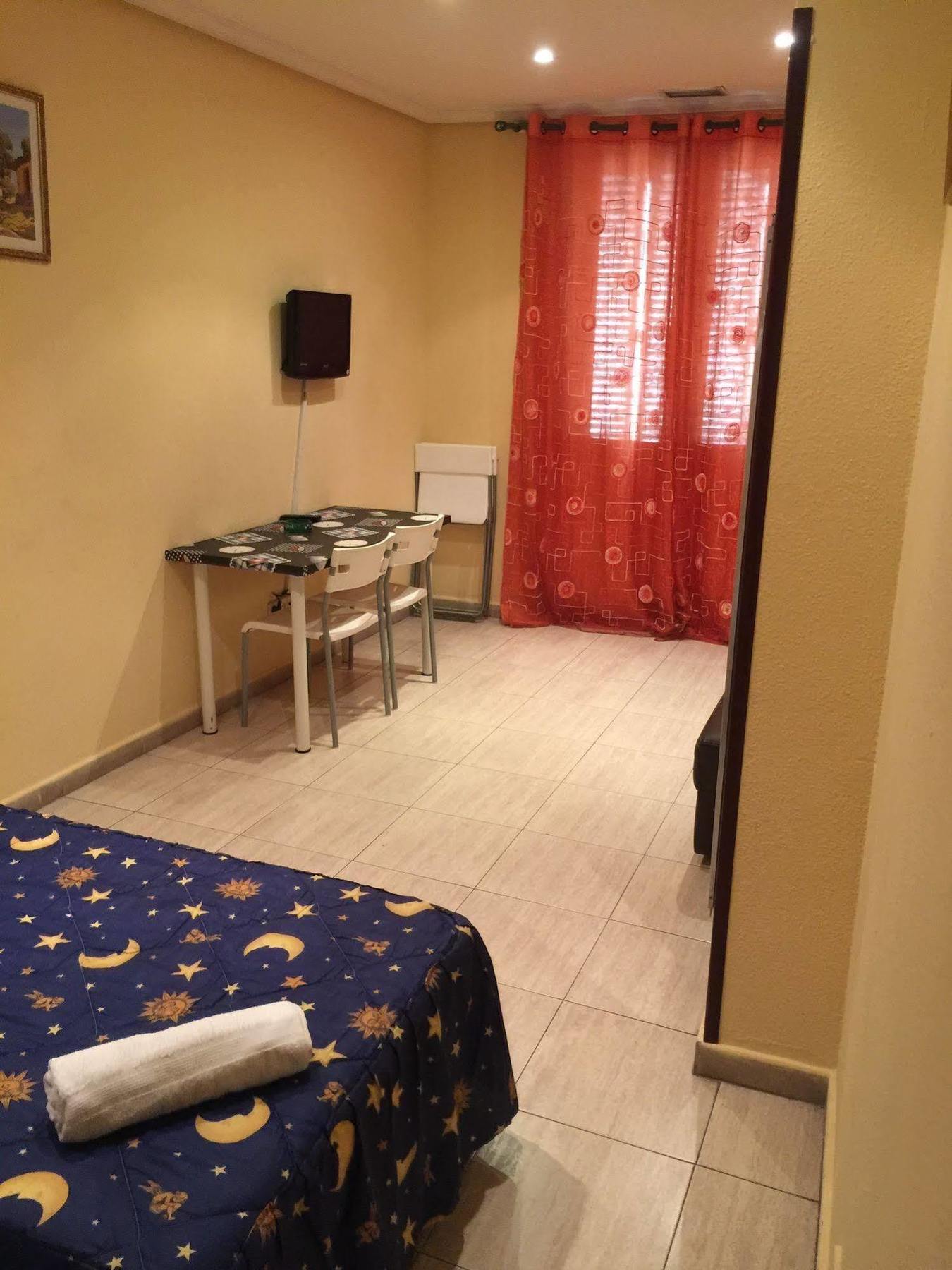 Apartamentos Sleeping In Madrid * Madrid