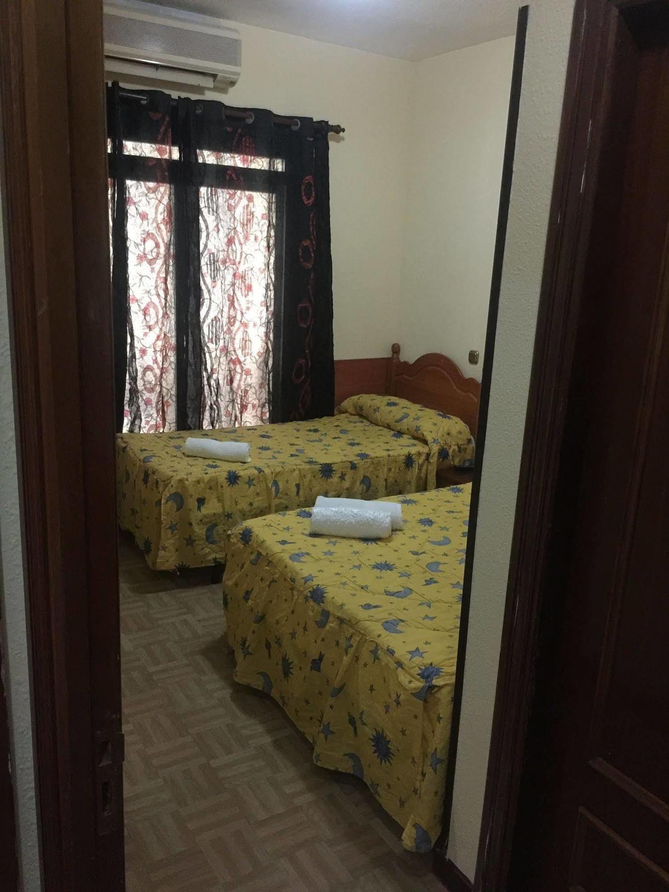 Apartamentos Sleeping In Madrid *