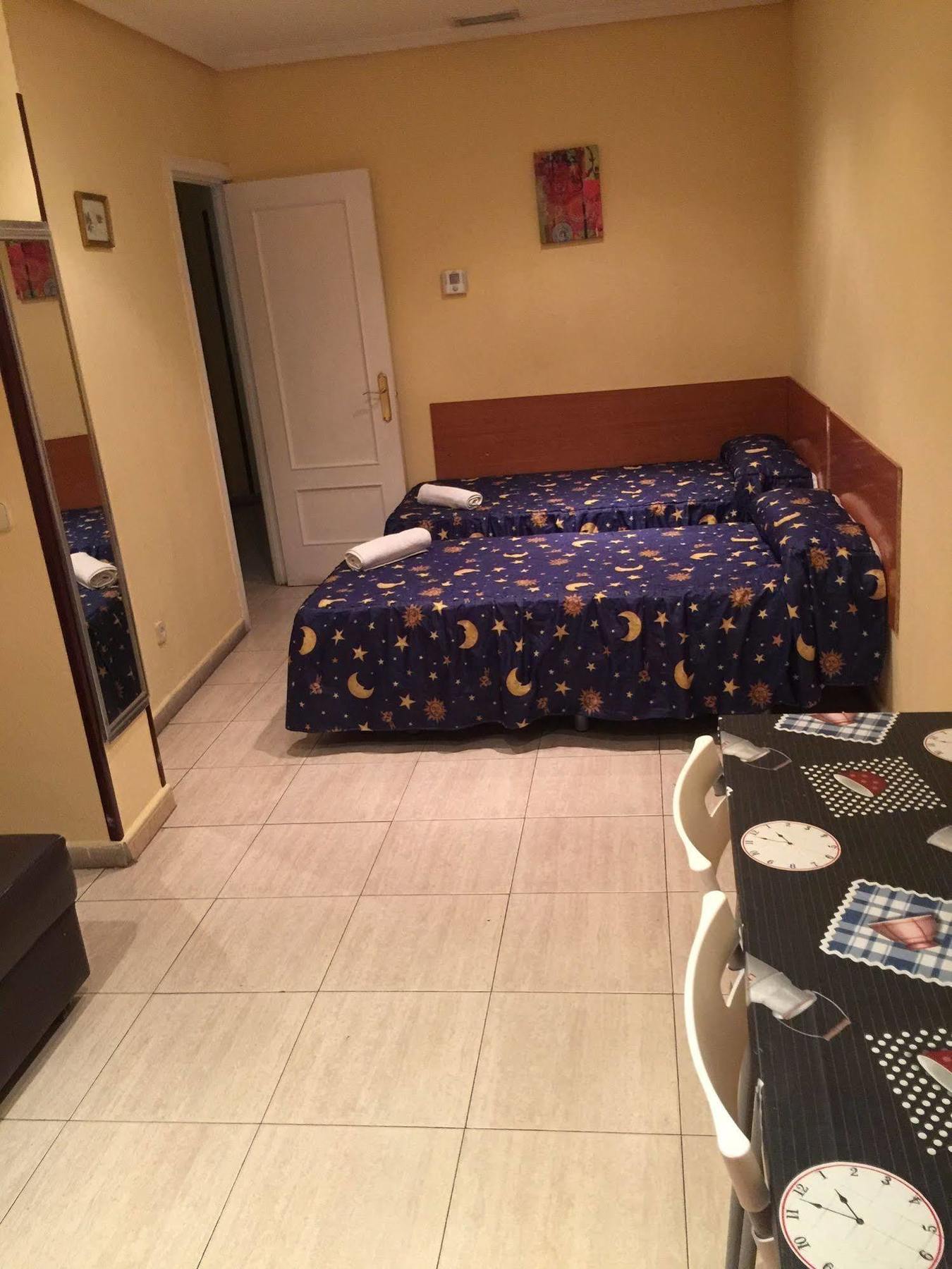Apartamentos Sleeping In Madrid *